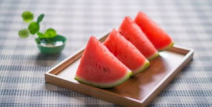 吃瓜婴儿吓傻了,太可爱了！